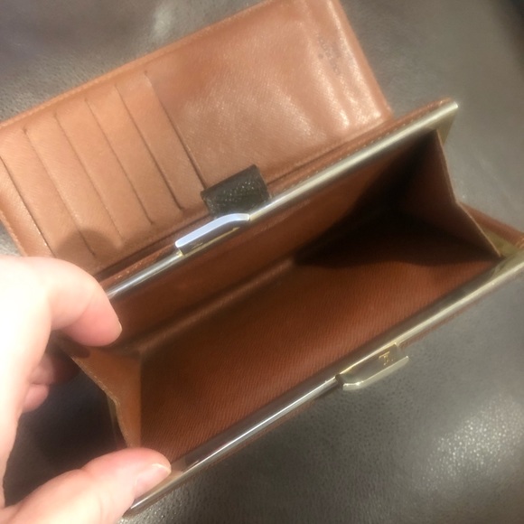 LOUIS VUITTON Monogram Kisslock Bifold Full Length Wallet Clutch - Picture 14 of 17